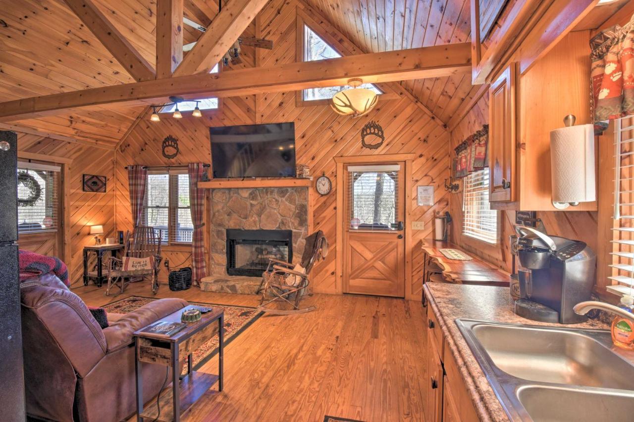 Helen Cabin With Deck And Hot Tub Less Than Half Mi To Main St Exteriér fotografie