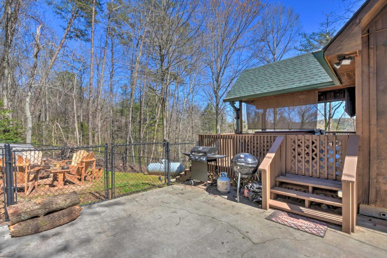 Helen Cabin With Deck And Hot Tub Less Than Half Mi To Main St Exteriér fotografie
